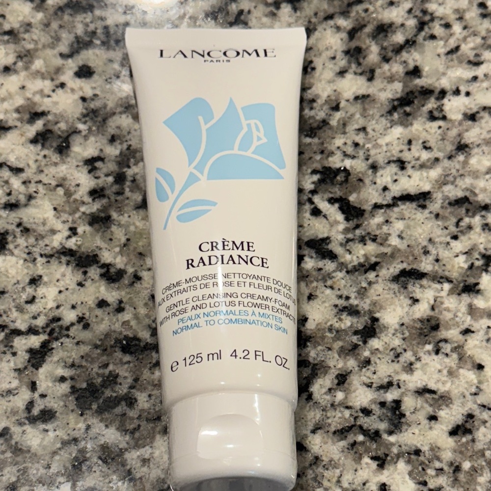 Lancome Crème Radiance Cleanser - White and Blue